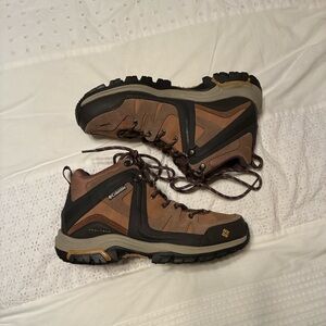 Columbia Men's Tan and Black Outdoor Boots